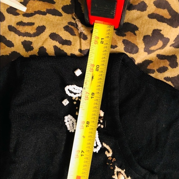 Michelle Nicole black beaded V-neck 3/4 sleeves stretch shell detail, size large - Picture 9 of 9